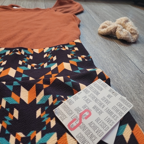 Geometric skirt - Picture 3 of 10